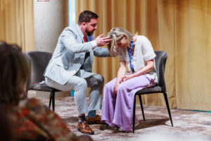 Cormac Colleran geeft een demo op Hypnotic, een intiatief van Nele Descheemaecker