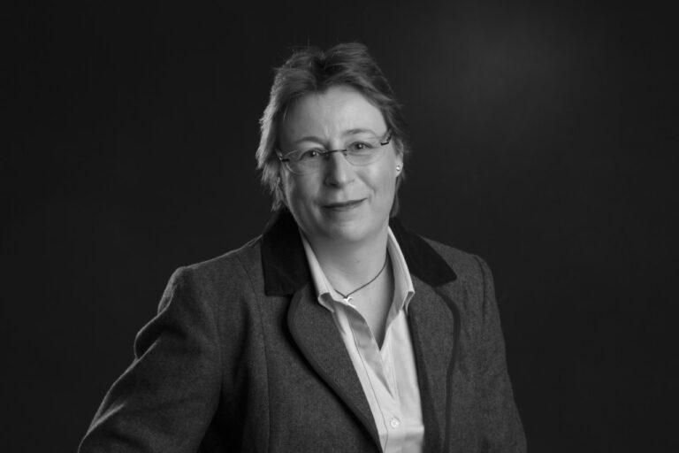 Sue Peacock Hypnotic 2026